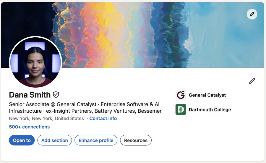 Exemple de compte LinkedIn vérifié par identité : Senior Associate en capital-risque avec 500+ relations